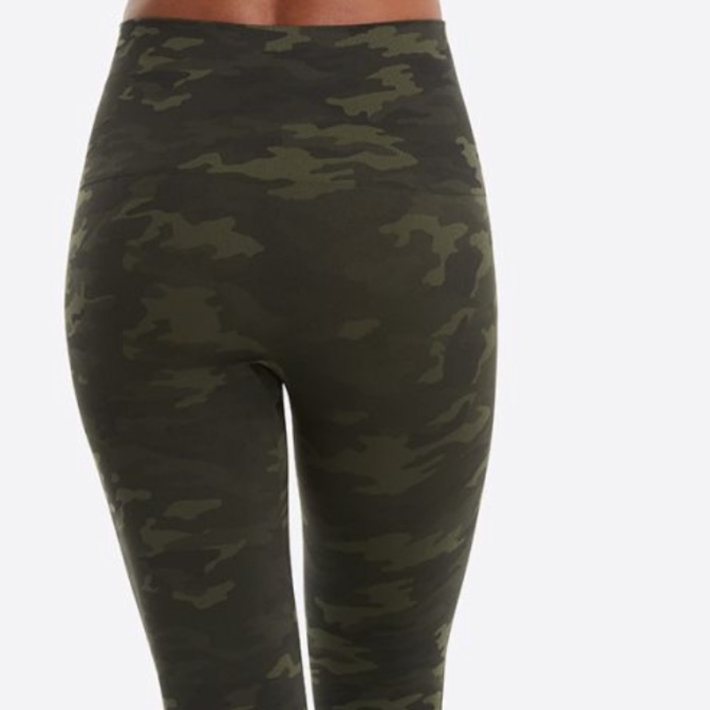 🕶️Spanx green army camo look at me now leggings L - Picture 6 of 7